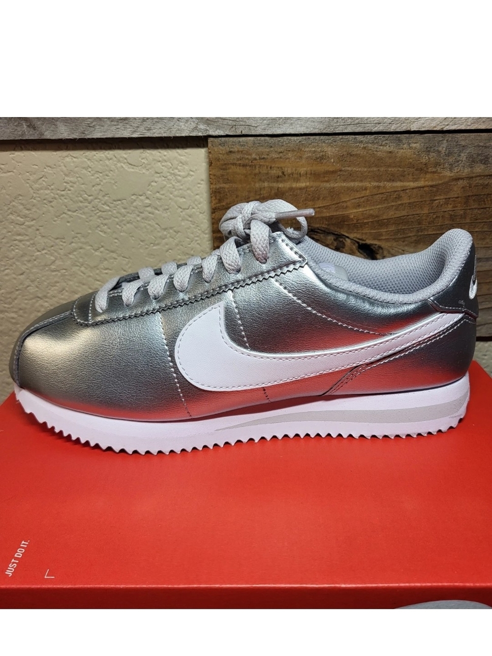 *NEW* Nike Women's Cortez Metallic Silver/White-Grey Fog Sneakers Shoes Size 8.5